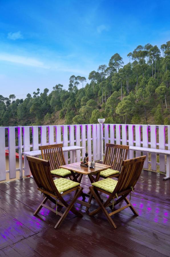 The Frostwood Resort Раникхет Экстерьер фото