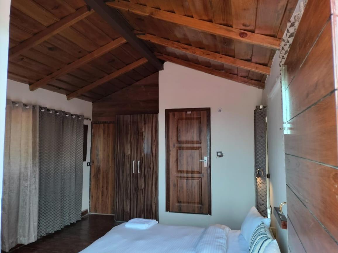 The Frostwood Resort Раникхет Экстерьер фото